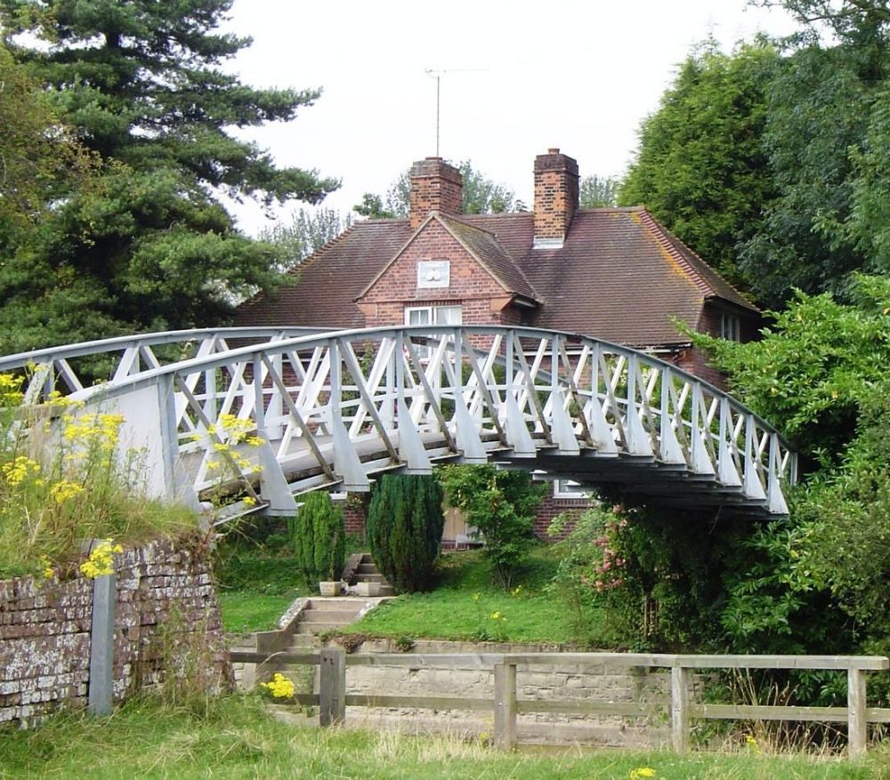 Bridge over river at Long Wittenham